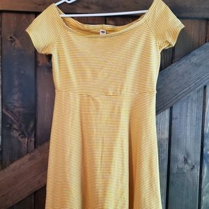 Medium old navy yellow dress